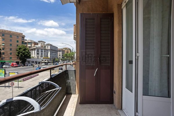 appartamento in vendita a Roma in zona Appio Pignatelli