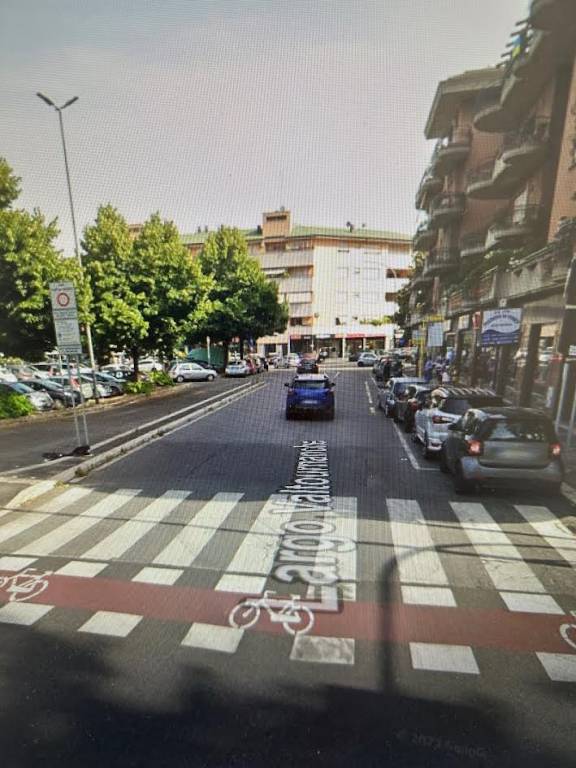 negozio in vendita a Roma in zona Monte Sacro/Talenti