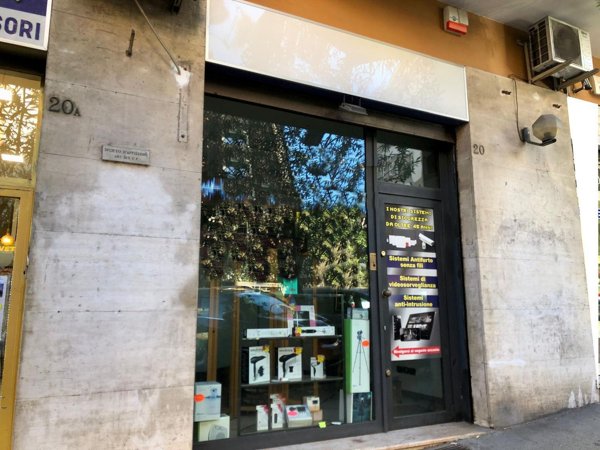 negozio in vendita a Roma in zona Gianicolense