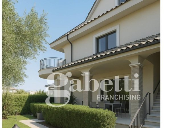 casa indipendente in vendita a Roma in zona Infernetto