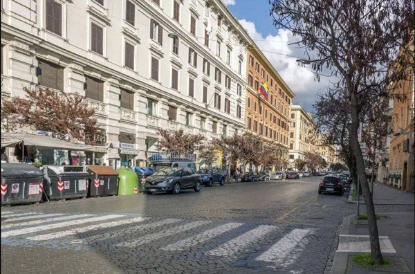 negozio in vendita a Roma in zona Rione Prati