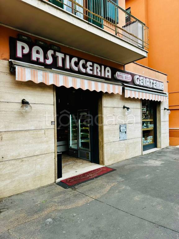 negozio in vendita a Roma in zona Alessandrino