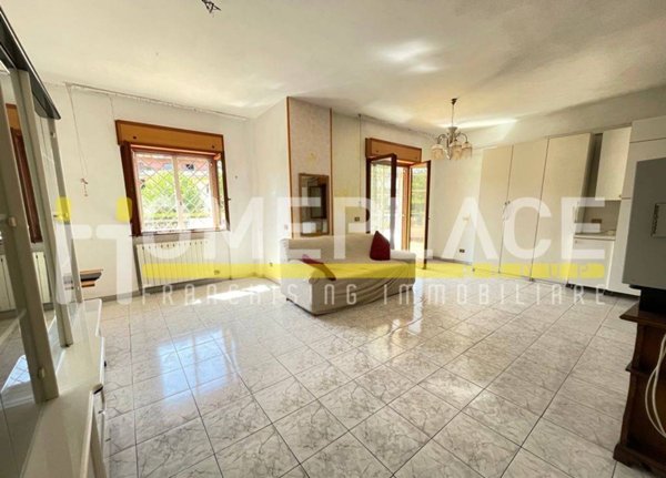 appartamento in vendita a Roma in zona Romanina