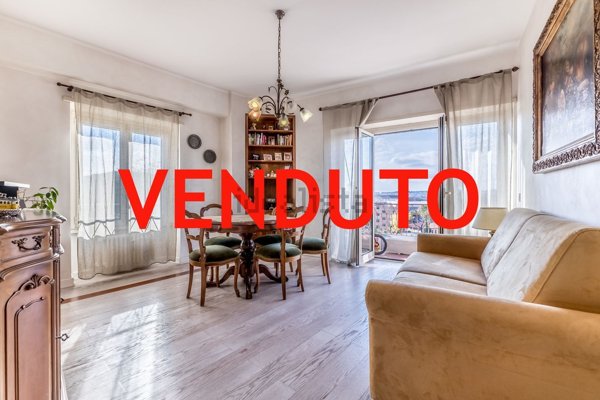 appartamento in vendita a Roma in zona Ostiense