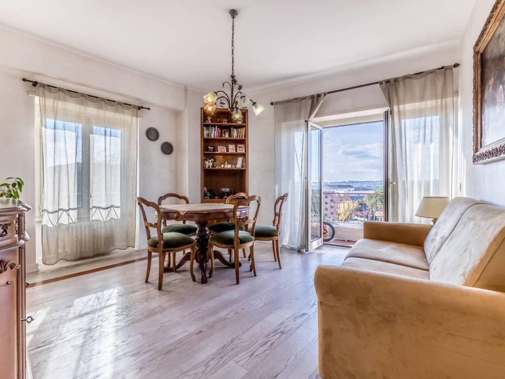 appartamento in vendita a Roma in zona Ostiense