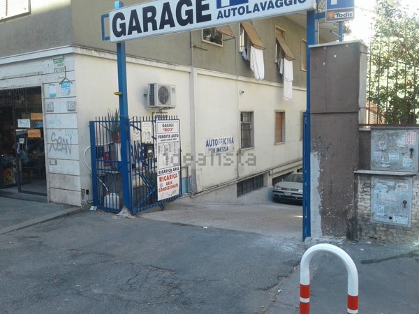 negozio in vendita a Roma in zona Appio Latino