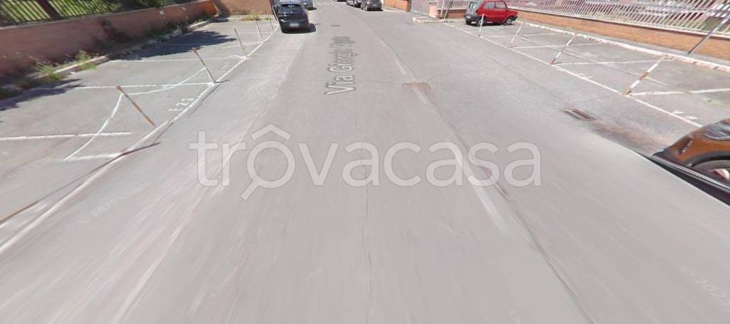 appartamento in vendita a Roma in zona Ostiense