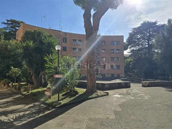 appartamento in vendita a Roma in zona Ostiense