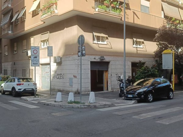 negozio in vendita a Roma