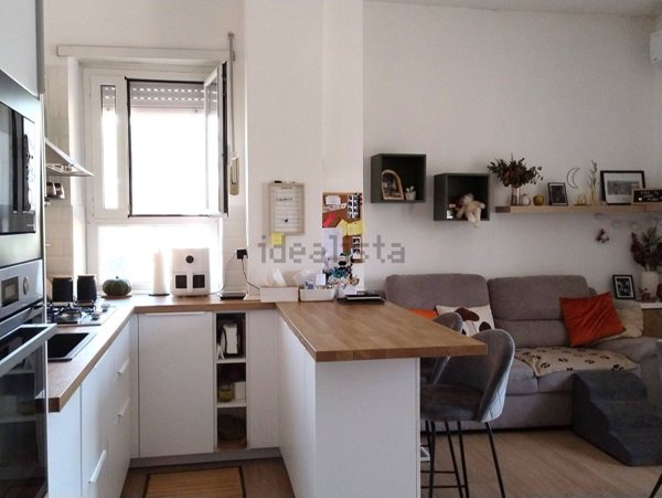 appartamento in vendita a Roma in zona Axa