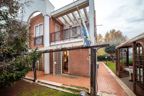 appartamento in vendita a Roma in zona Lunghezza