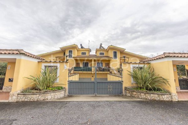 casa indipendente in vendita a Roma in zona Tor Vergata/Torrenova