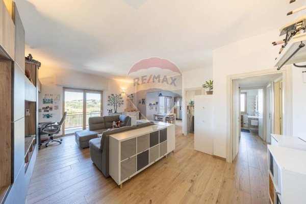 appartamento in vendita a Roma in zona Valle Muricana