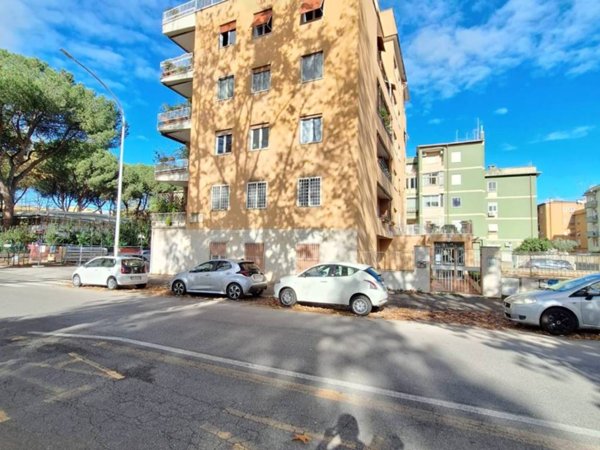 appartamento in vendita a Roma in zona Ostiense