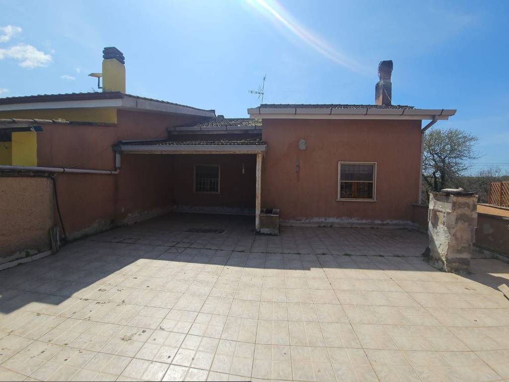 casa indipendente in vendita a Roma in zona Trigoria