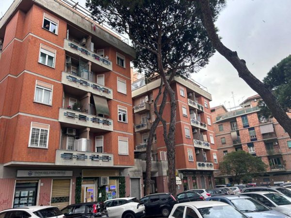 appartamento in vendita a Roma in zona Ostia