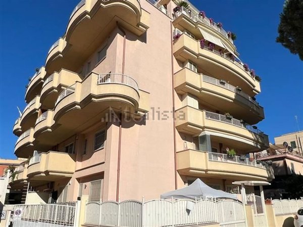 appartamento in vendita a Roma in zona Ponte Mammolo