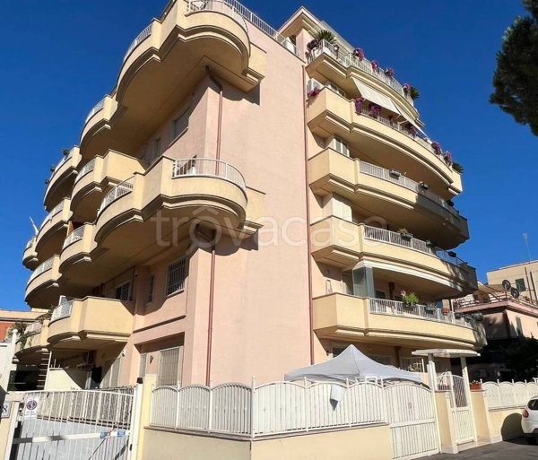 appartamento in vendita a Roma in zona Ponte Mammolo