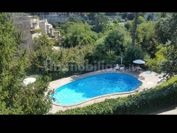 appartamento in vendita a Roma in zona Tomba di Nerone