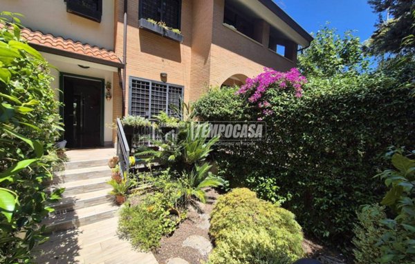 casa indipendente in vendita a Roma in zona Ottavia