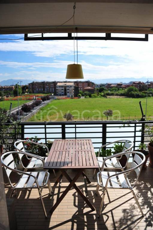 appartamento in vendita a Roma in zona Osteria del Curato