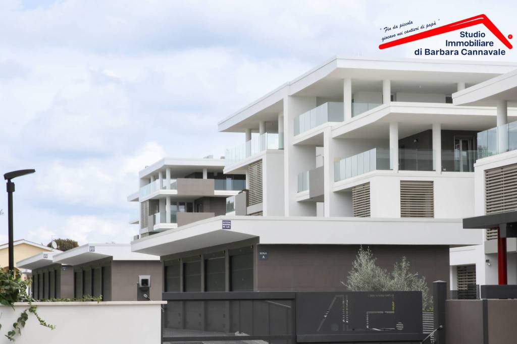 appartamento in vendita a Roma in zona Infernetto