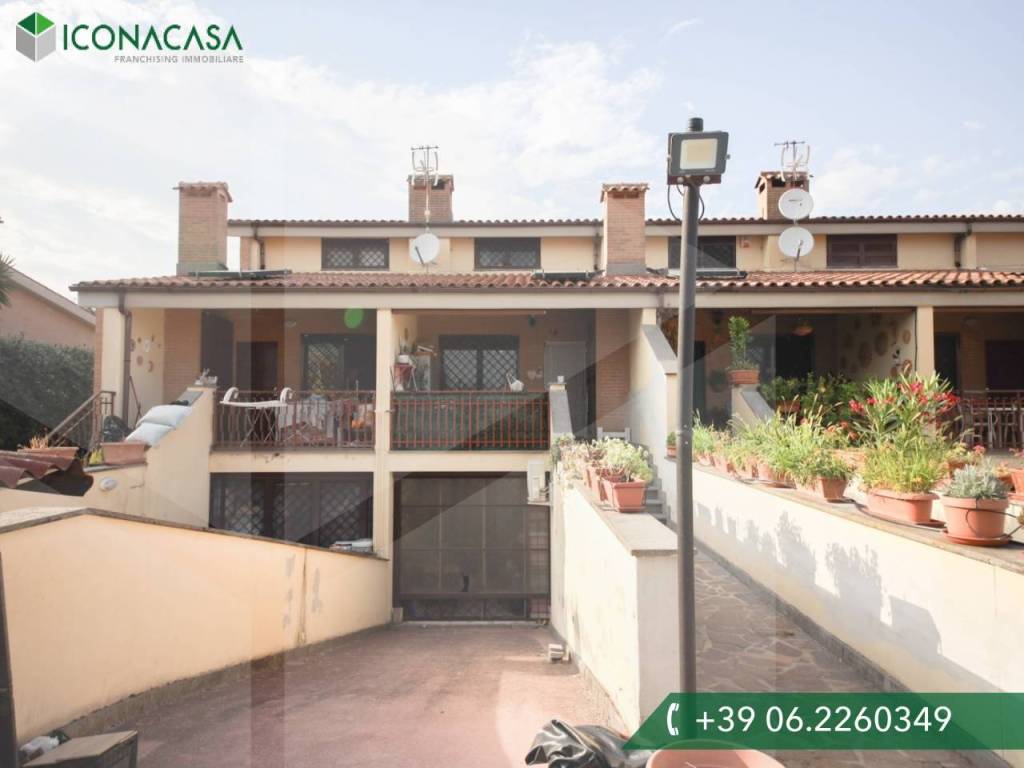 casa indipendente in vendita a Roma in zona Lunghezza