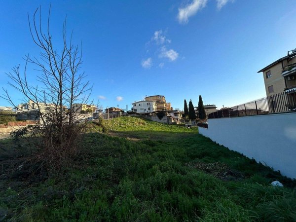 terreno edificabile in vendita a Roma