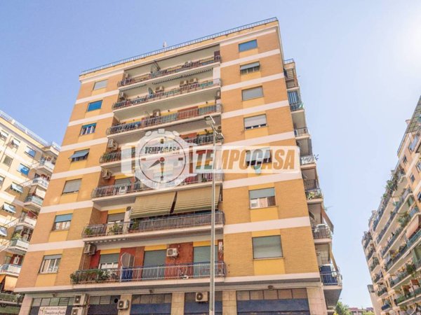 appartamento in vendita a Roma in zona Tuscolano
