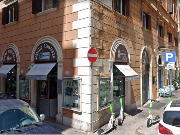 negozio in vendita a Roma in zona Centro Storico