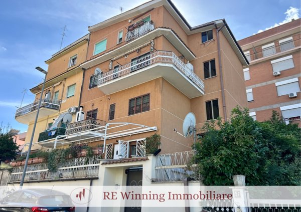 appartamento in vendita a Roma in zona Colle Prenestino