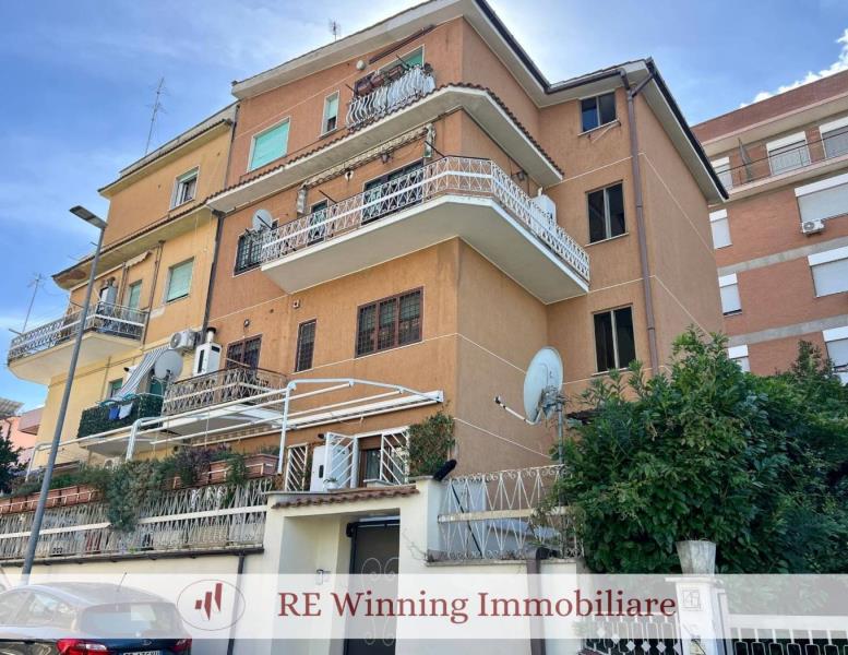 appartamento in vendita a Roma in zona Colle Prenestino