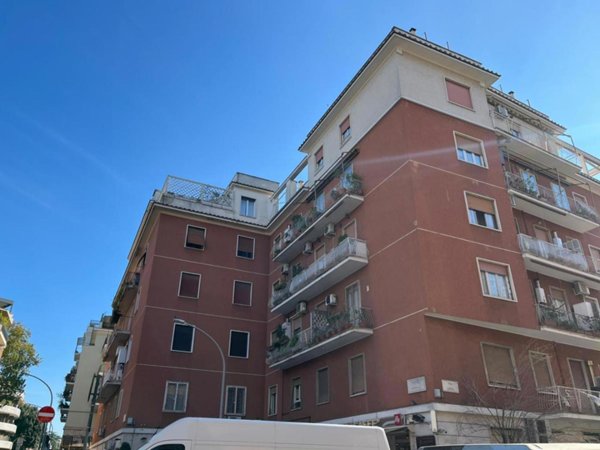 appartamento in vendita a Roma in zona Appio Latino