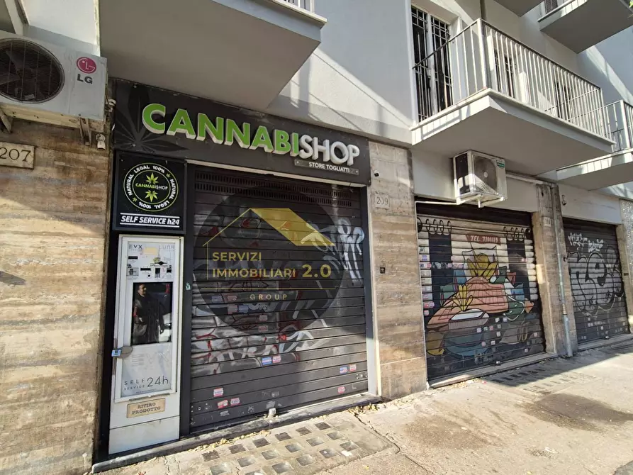 locale commerciale in vendita a Roma in zona Tuscolano