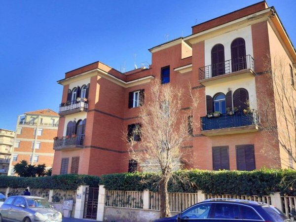 appartamento in vendita a Roma in zona Ostia