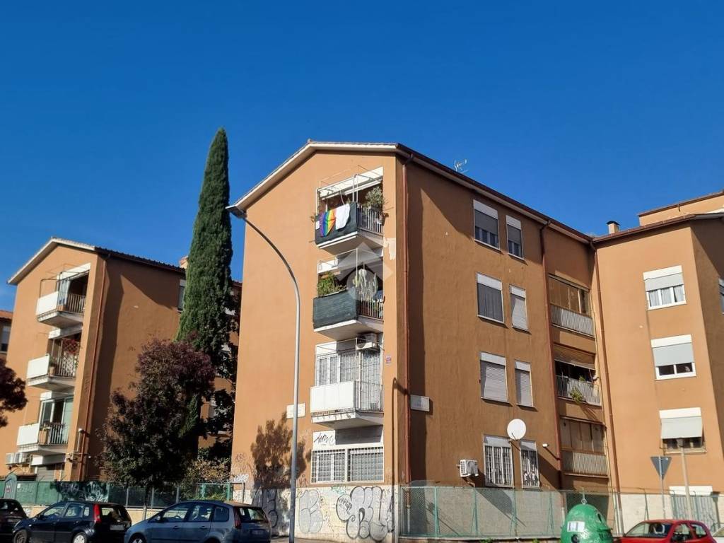 appartamento in vendita a Roma in zona Ostiense