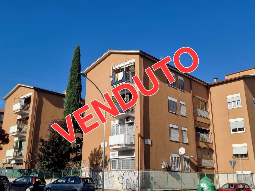 appartamento in vendita a Roma in zona Ostiense
