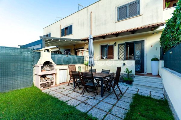 casa indipendente in vendita a Roma in zona Piana del Sole