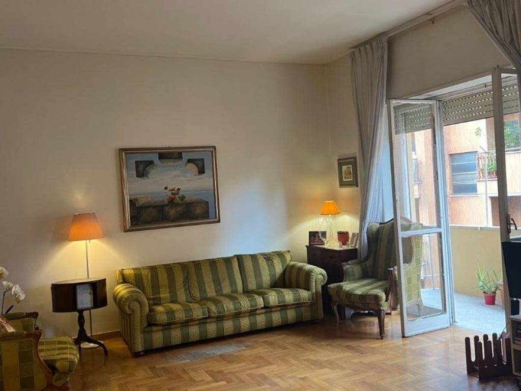 appartamento in vendita a Roma in zona Ostiense
