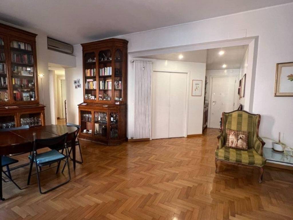 appartamento in vendita a Roma in zona Ostiense