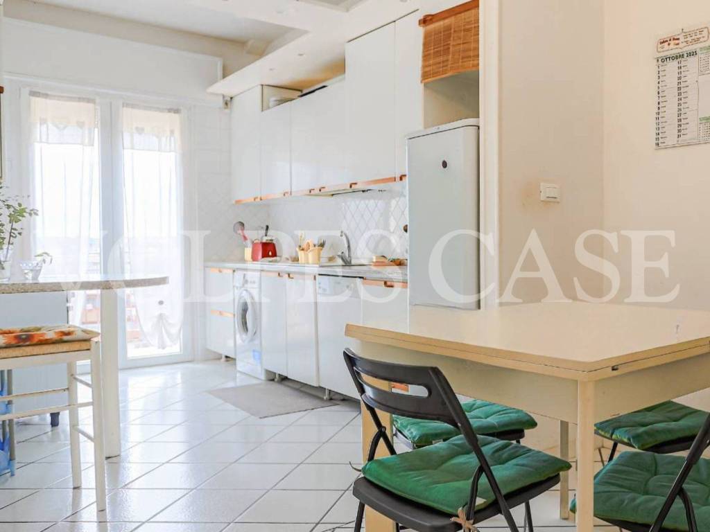 appartamento in vendita a Roma in zona Appio Latino