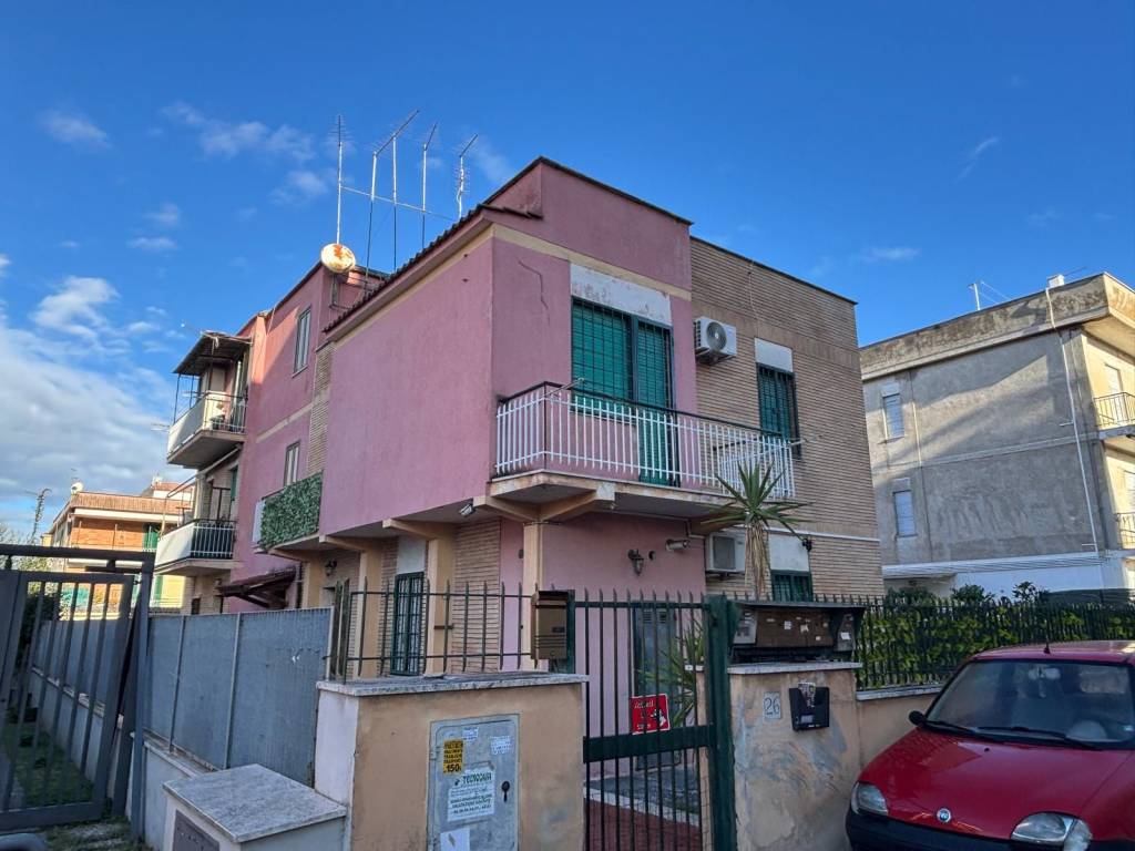 appartamento in vendita a Roma in zona Borghesiana