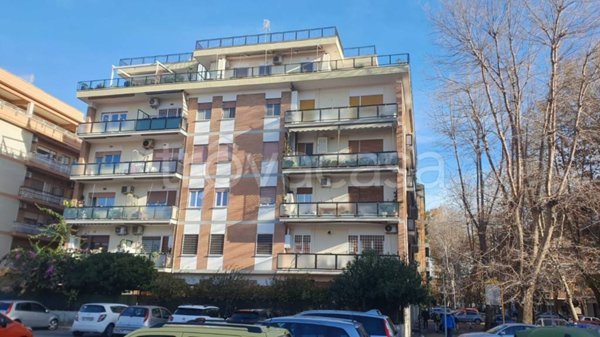 appartamento in vendita a Roma in zona Ostia