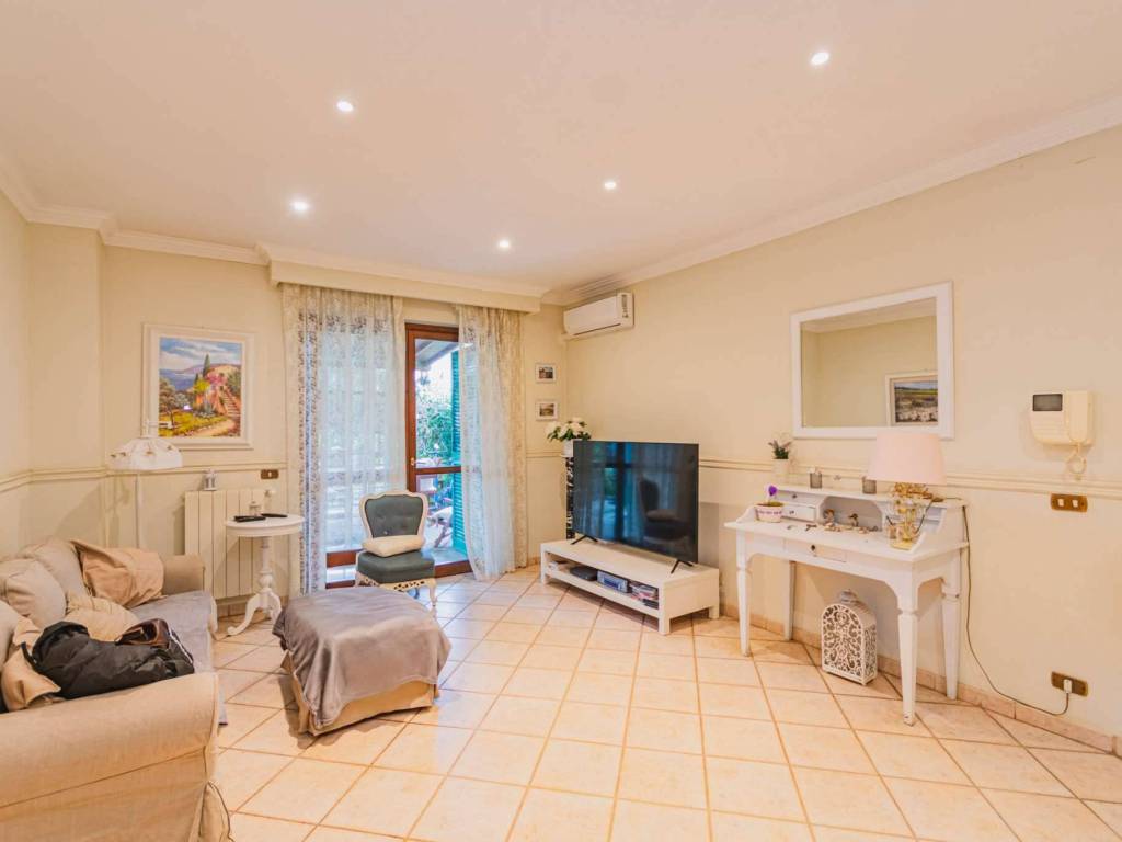 casa indipendente in vendita a Roma in zona Monte Sacro/Talenti