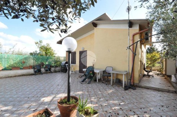 casa indipendente in vendita a Roma in zona Finocchio