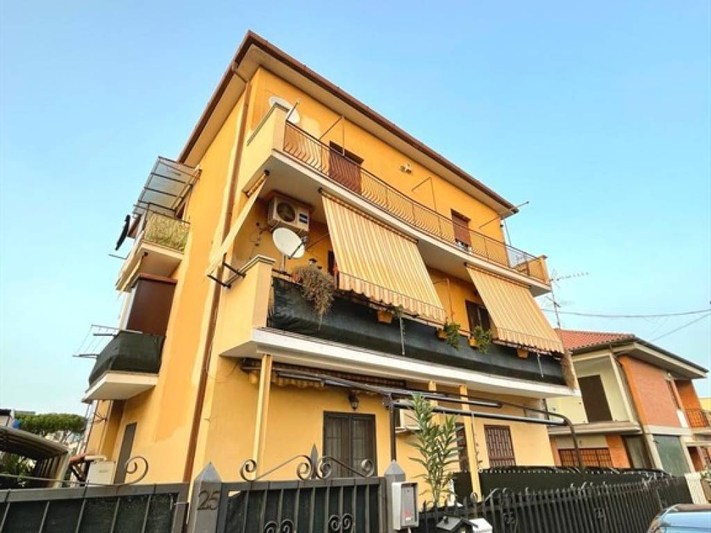 appartamento in vendita a Roma in zona Finocchio