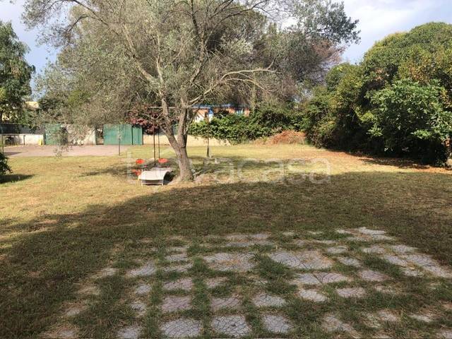 terreno edificabile in vendita a Roma in zona Infernetto