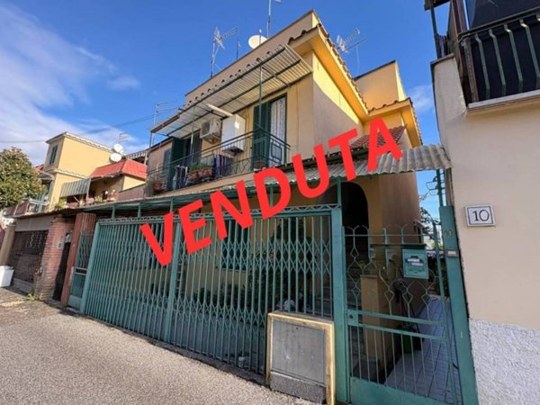 appartamento in vendita a Roma in zona Casal Morena
