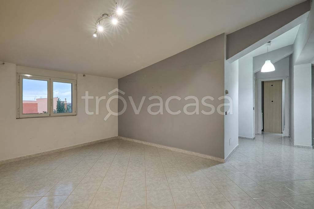 appartamento in vendita a Roma in zona Case Rosse