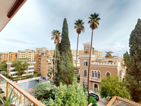 appartamento in vendita a Roma in zona Tuscolano